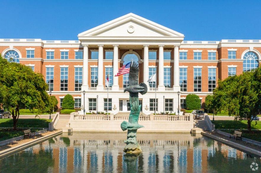 More Photos Of 6801 Carnegie Blvd, Charlotte Office For Lease