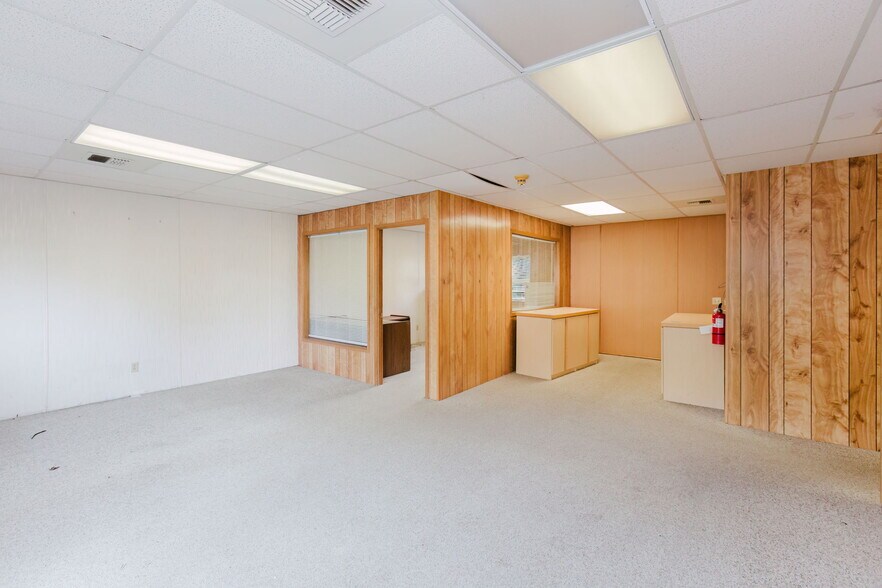 More Photos Of 4938 SW Lake Flora Rd, Port Orchard Office For Lease