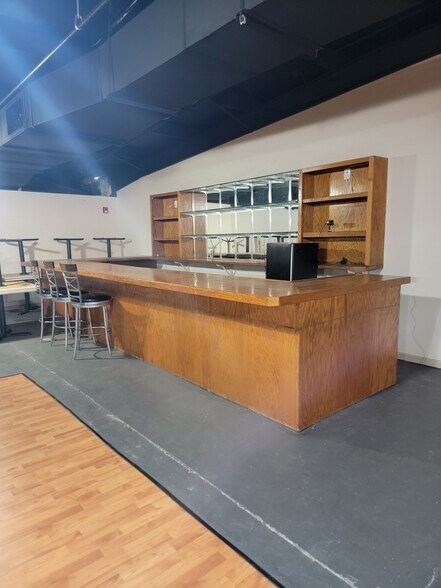 More Photos Of 335 College Ave, Boiling Springs Restaurant For Lease