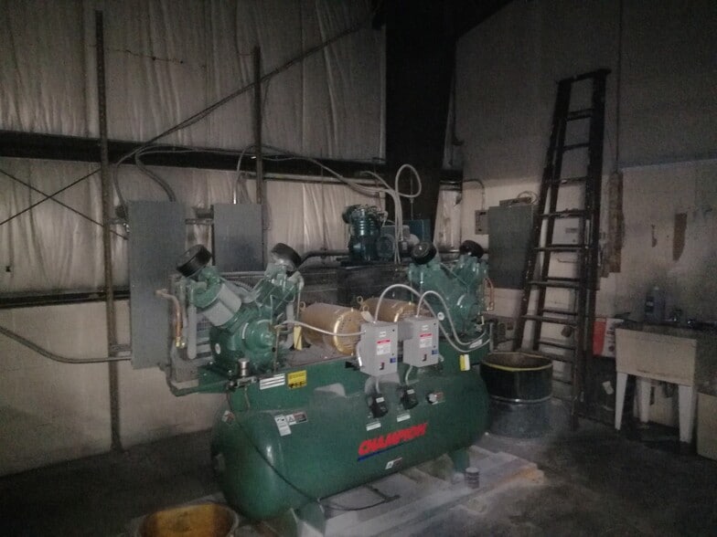 More Photos Of 120 Church St, Hagerstown Auto Repair For Sale