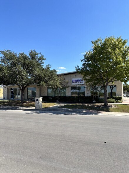 Primary Photo Of 144 Windy Meadows, Schertz Flex For Sale