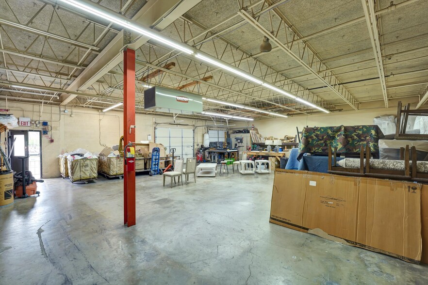 More Photos Of 1904 W Emory Rd, Powell Light Manufacturing For Sale
