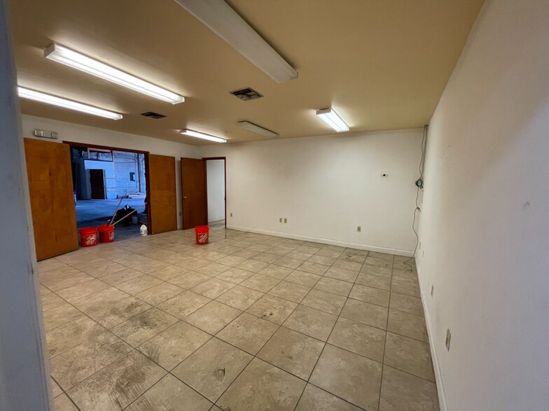 More Photos Of 5000 NW 74th Ave, Miami Warehouse For Lease