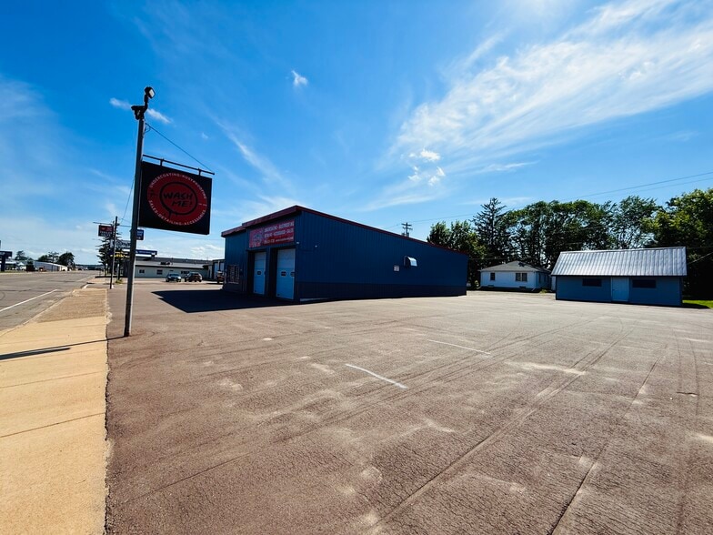 More Photos Of 1330 S Main St, Rice Lake Flex For Sale