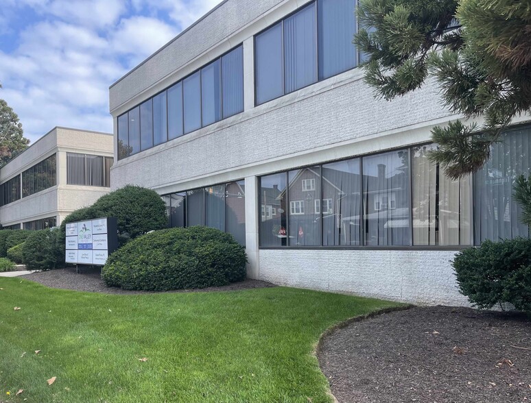 Primary Photo Of 2030 W Tilghman St, Allentown Office For Lease