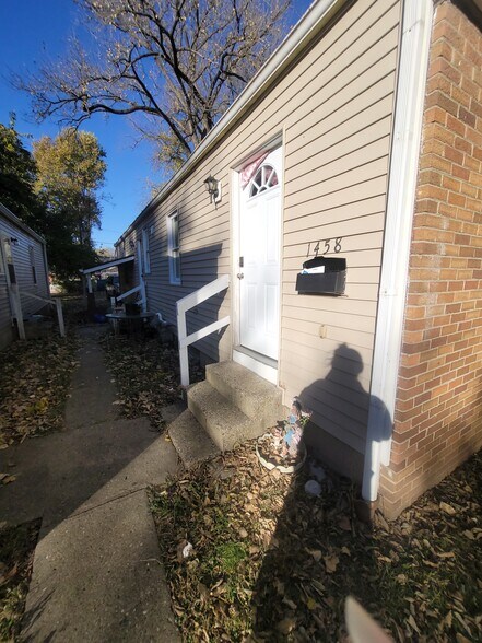 More Photos Of 1458 W 32nd St, Indianapolis Apartments For Sale