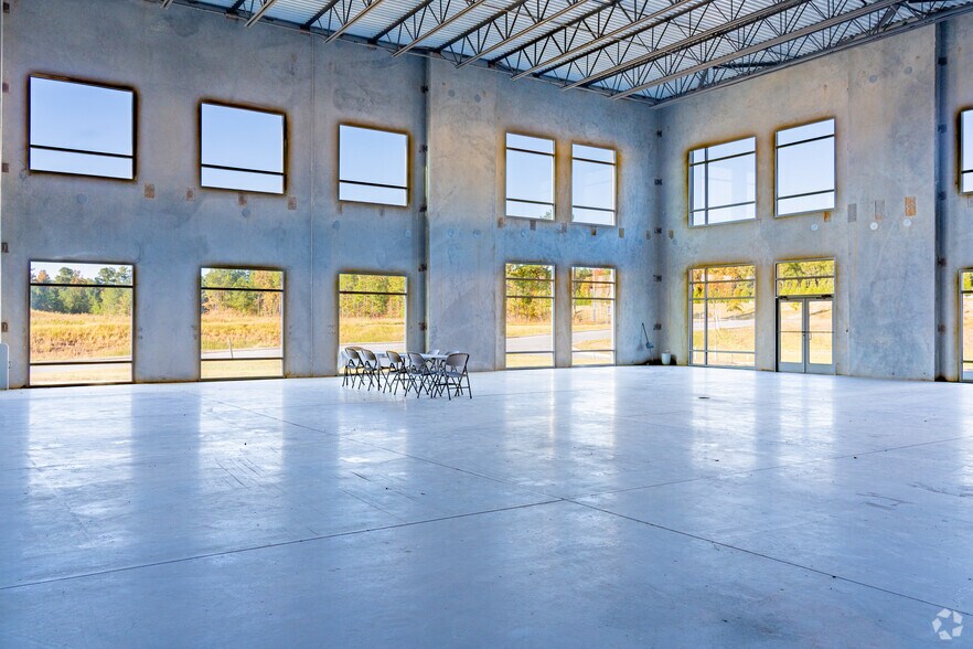 More Photos Of 6000 Enterprise Park Dr, Sanford Distribution For Lease