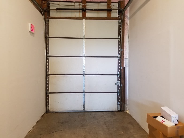 More Photos Of 18775 N Frederick Rd, Gaithersburg Warehouse For Lease