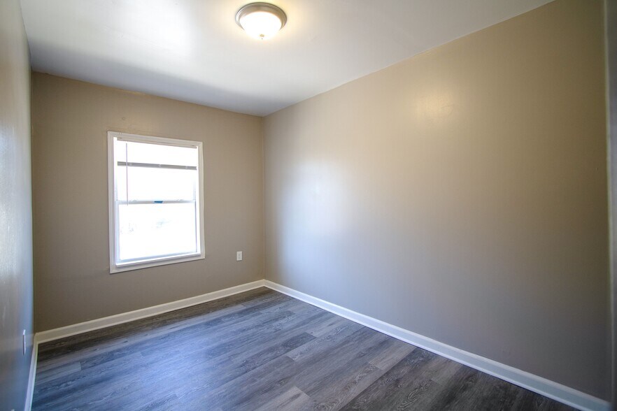 More Photos Of 25 Maynard Ct, Pontiac Apartments For Sale