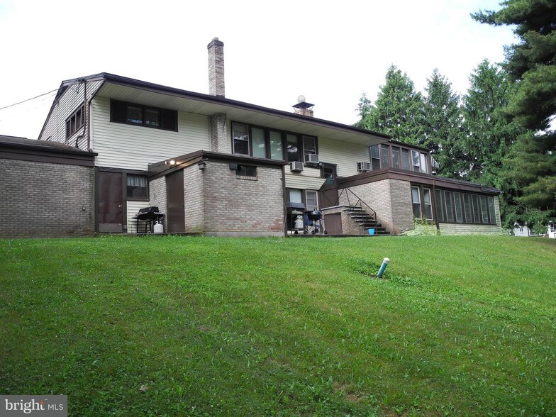 More Photos Of 6000 Chambers Hill Rd, Harrisburg Apartments For Sale