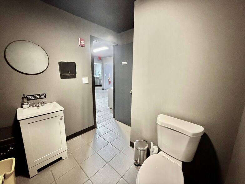 More Photos Of 23-35 Tokeneke Rd, Darien Unknown For Lease
