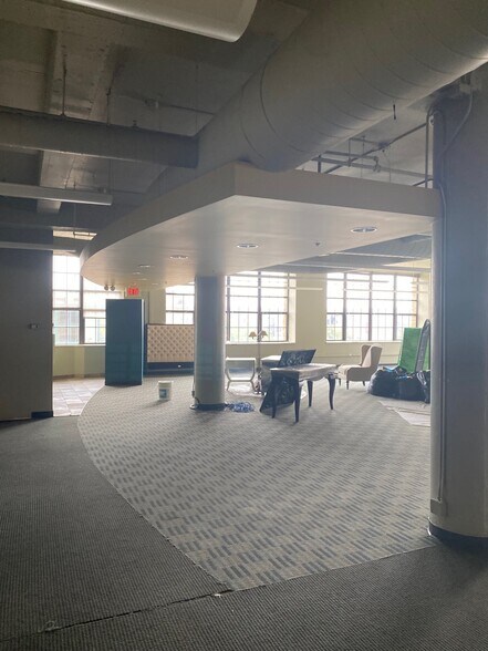 More Photos Of 318 E Chicago St, Milwaukee Apartments For Lease