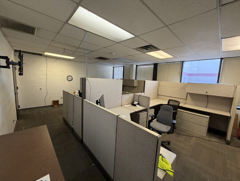 More Photos Of 2021 E Jones Ave, Phoenix Distribution For Lease