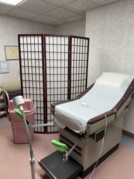More Photos Of 1553 State Route 27, Somerset Medical For Sale