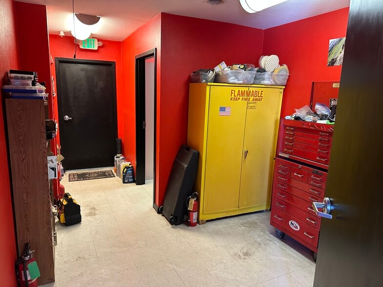More Photos Of 7140 Ivy St, Commerce City Warehouse For Sale