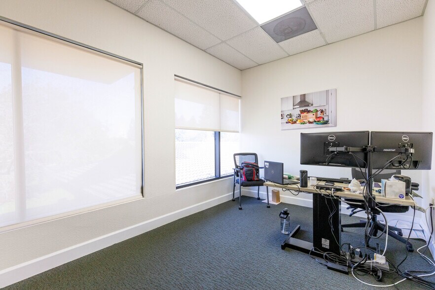 More Photos Of 3050 Beacon Blvd, West Sacramento Office For Sale