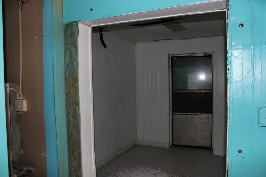 More Photos Of 6050 Moncrief Rd, Jacksonville Unknown For Lease