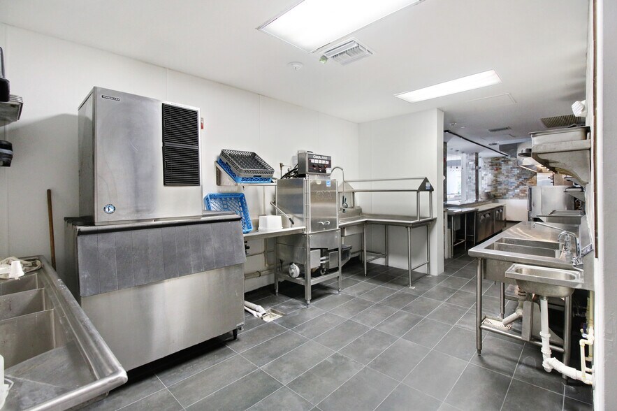 More Photos Of 1542 Washington Ave, Miami Beach Restaurant For Sale