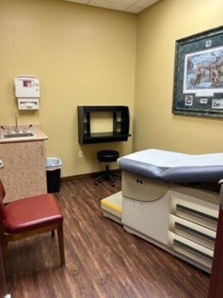 More Photos Of 2411 Holmgren Way, Green Bay Healthcare For Lease