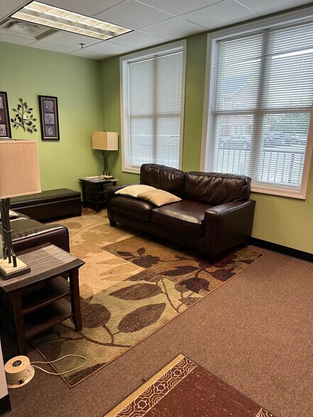 More Photos Of 7300-7350 Heritage Village Plz, Gainesville Coworking Space