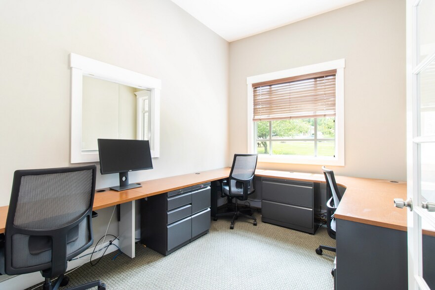More Photos Of 698 Main St, Branford Office For Sale