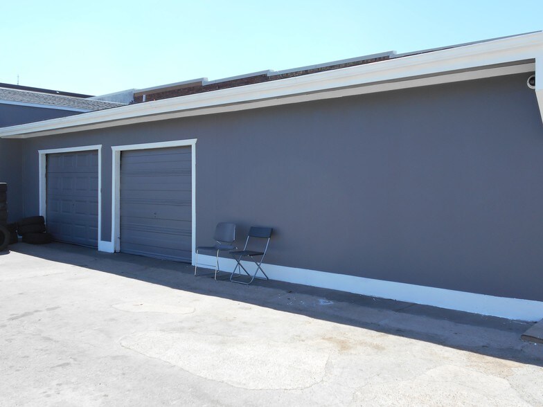 More Photos Of 315 N Locust St, Denton Restaurant For Sale