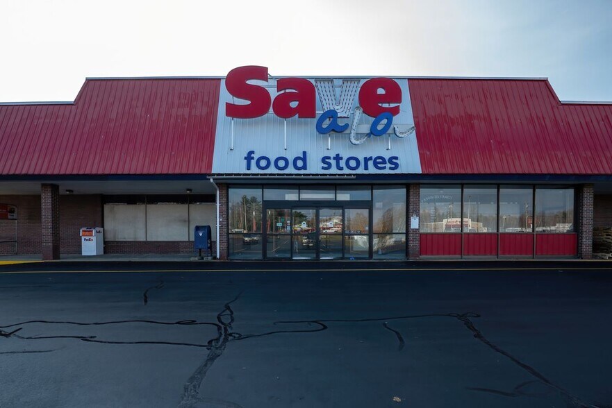 More Photos Of 780-820 Central St, Millinocket Storefront For Sale