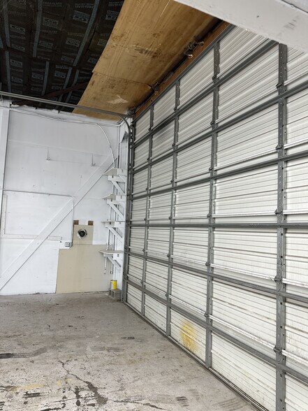 More Photos Of 1801 Dutch Ln, Jeffersonville Warehouse For Lease