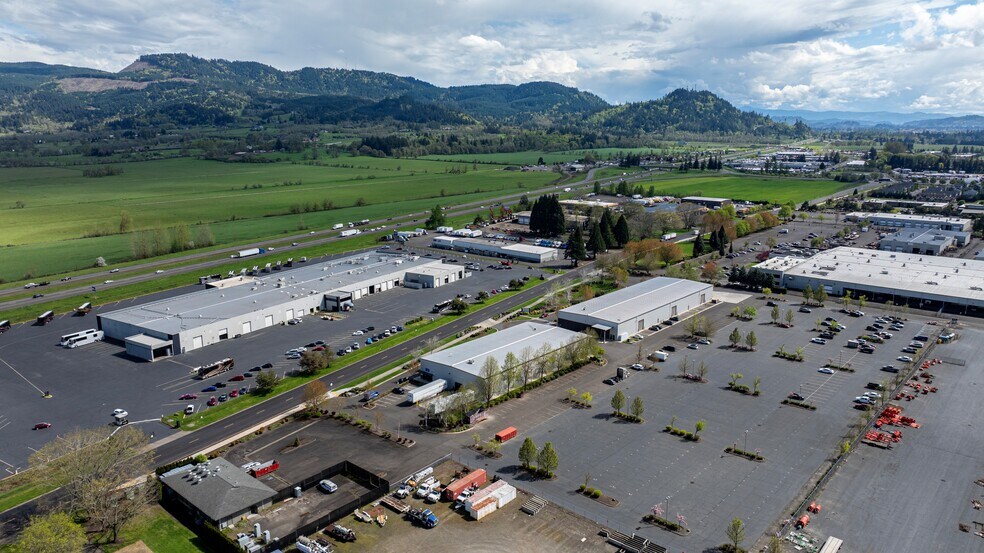 More Photos Of 91370 N Coburg Industrial Way, Coburg Industrial For Lease