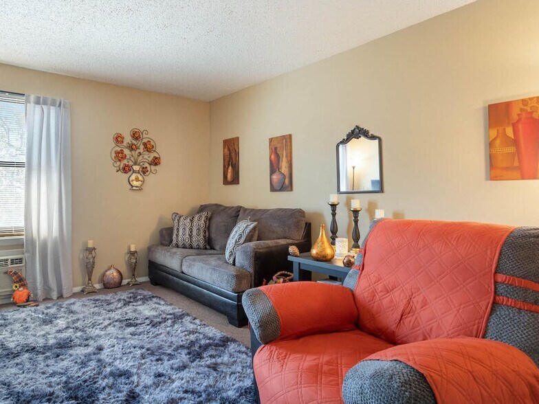 More Photos Of 100 Village Sq, Russellville Apartments For Sale