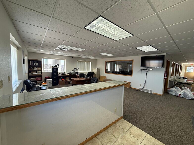 More Photos Of 308 Airport Rd, McCook Warehouse For Sale