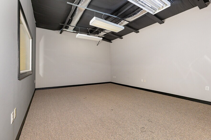 More Photos Of 100 Industrial Dr, Fredericksburg Showroom For Sale