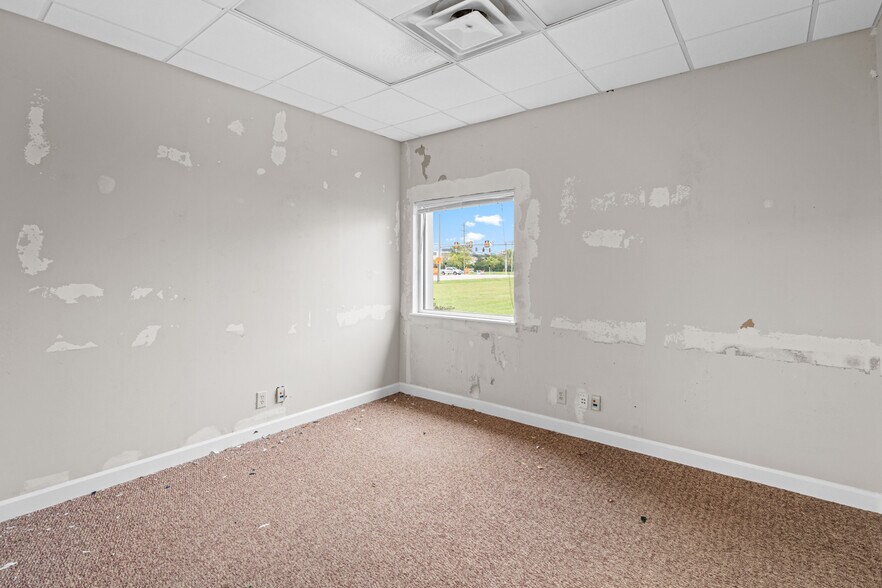 More Photos Of 3865 Symmes Rd, Hamilton Warehouse For Lease