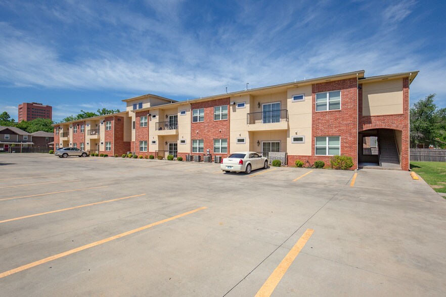 More Photos Of 715 Monnett Ave, Norman Apartments For Sale