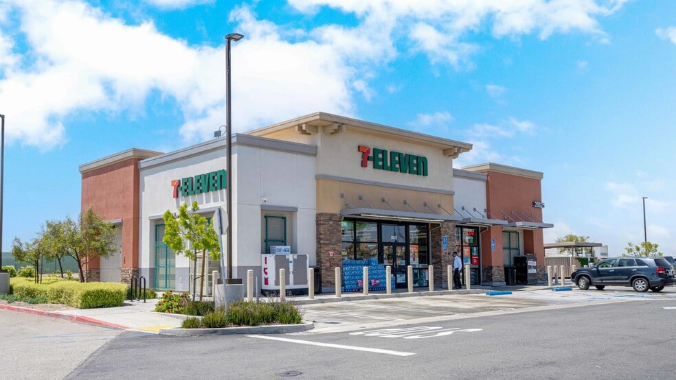 More Photos Of 20641 Van Buren Blvd, Riverside Unknown For Lease