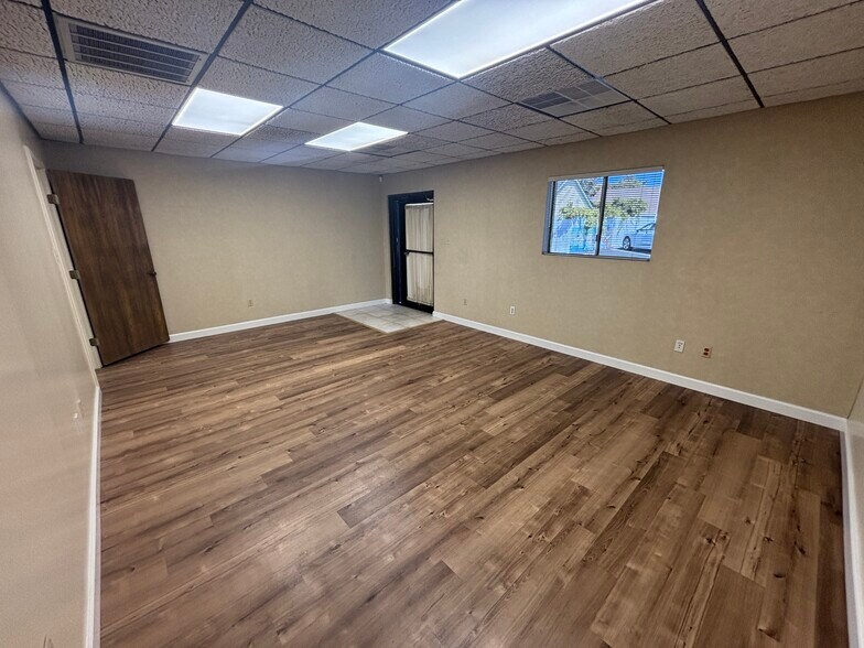 More Photos Of 11 W 12th St, Tracy Light Distribution For Lease