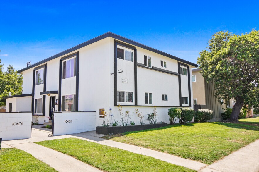 Primary Photo Of 10018 Foster Rd, Bellflower Apartments For Sale