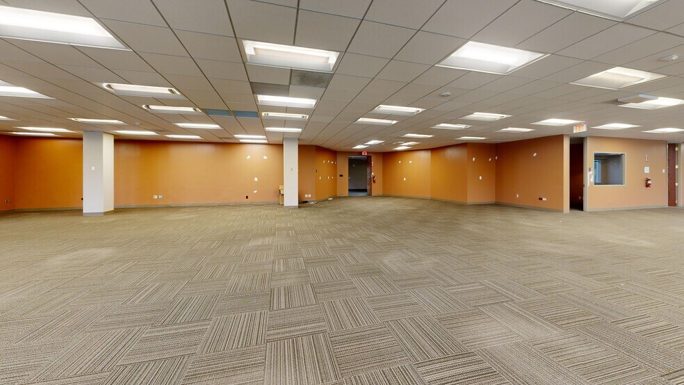 More Photos Of 9401 Arrowpoint Blvd, Charlotte Office For Lease