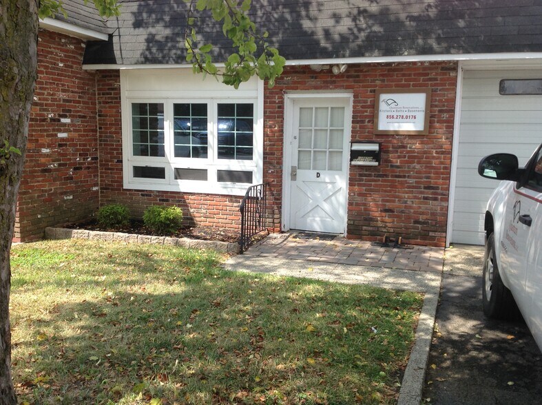 More Photos Of 1010 Rose Ave, Runnemede Flex For Sale