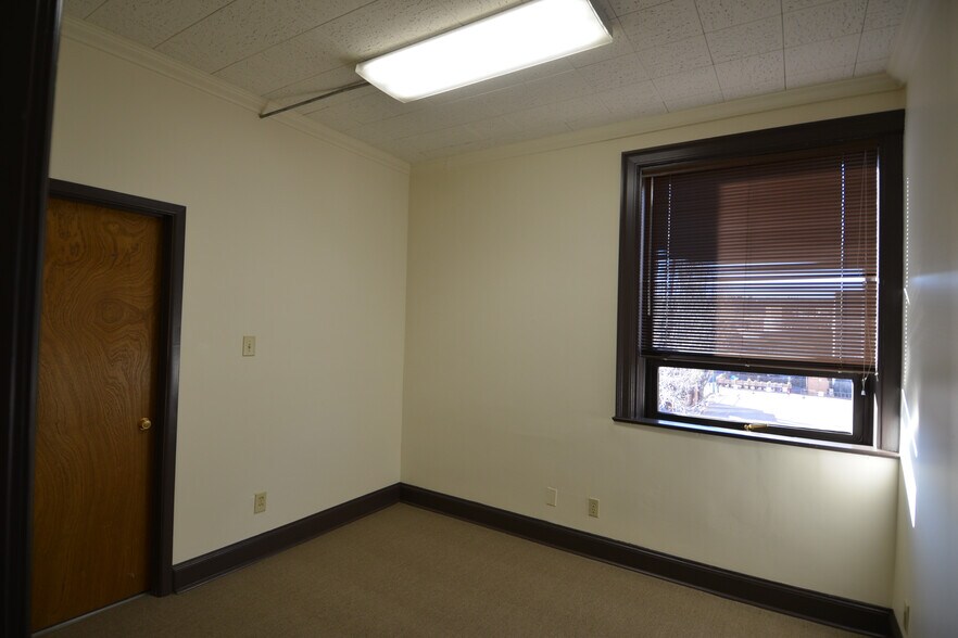 More Photos Of 114 N San Francisco St, Flagstaff Office For Lease