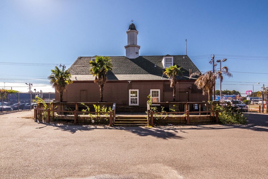 More Photos Of 6024 E Virginia Beach Blvd, Norfolk Office For Sale