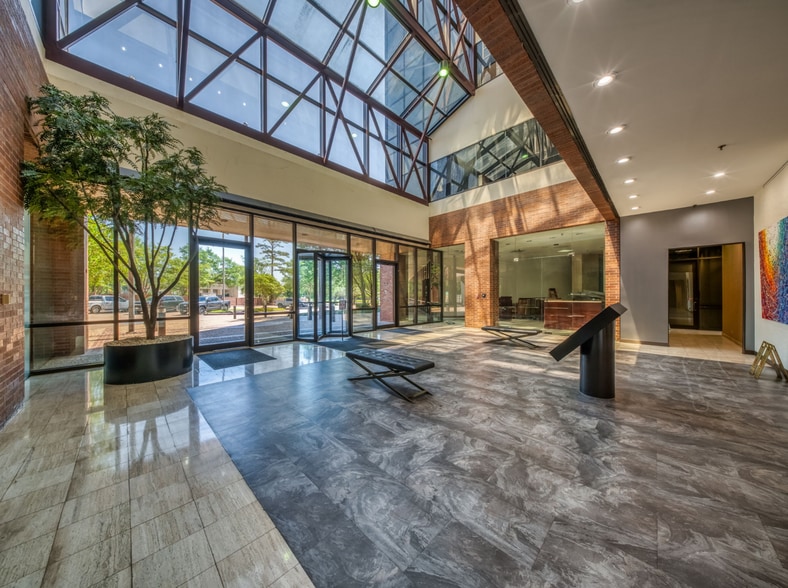 More Photos Of 909 E Southeast Loop 323, Tyler Office For Sale