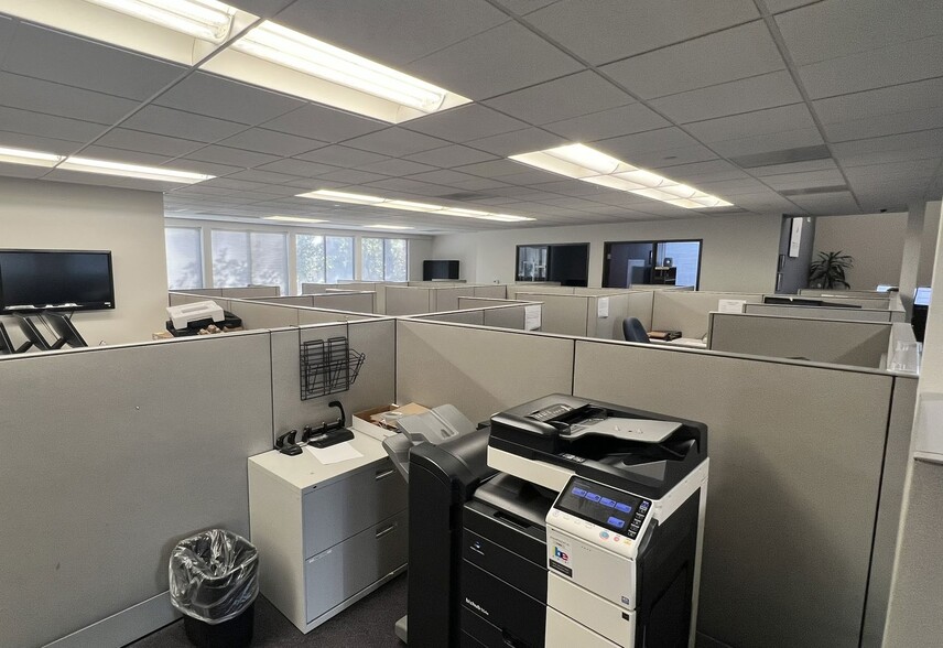 More Photos Of 2835 Temple Ave, Signal Hill Office For Sale