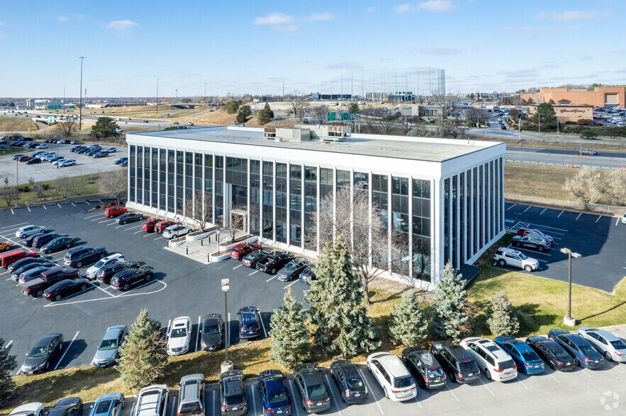 More Photos Of 10040 Regency Cir, Omaha Loft Creative Space For Lease