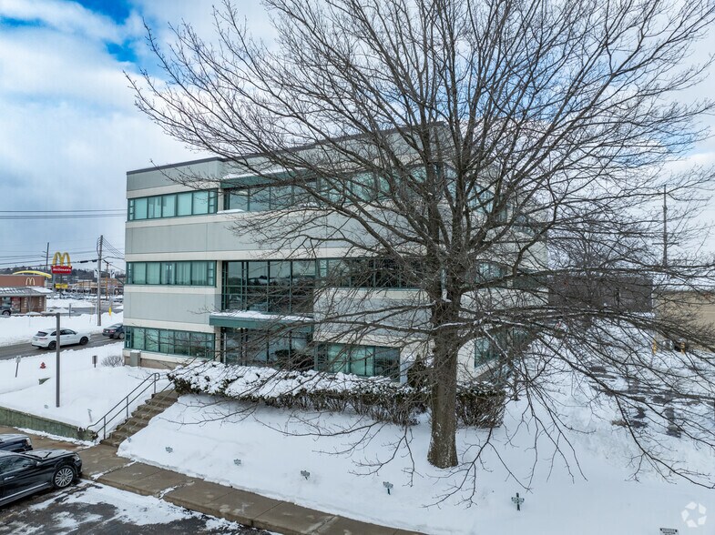 More Photos Of 10521 Perry Hwy, Wexford Office For Lease