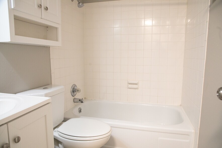 More Photos Of 4206 Frances St, Omaha Apartments For Sale