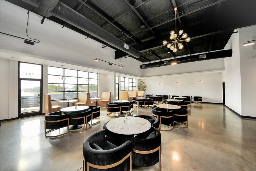 More Photos Of 30625 Kingsland Blvd, Brookshire Storefront For Sale
