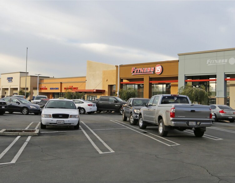 More Photos Of 119-207 N Grand Ave, Covina Unknown For Lease