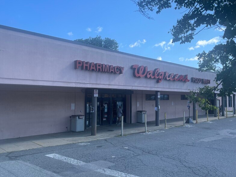 More Photos Of 416 Warren St, Roxbury General Retail For Lease