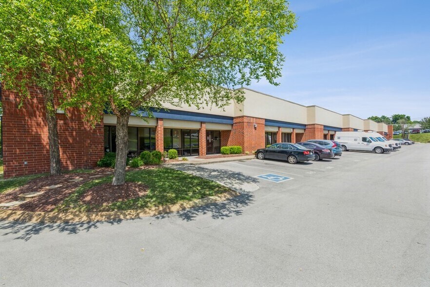 More Photos Of 830 Fesslers Pky, Nashville Light Distribution For Lease